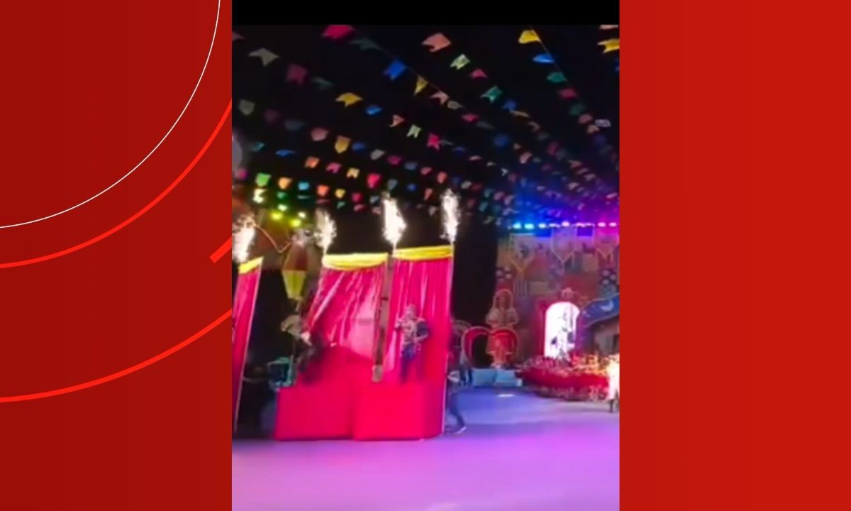 musico-cai-de-modulo-alegorico-durante-apresentacao-no-amazonas-|-g1