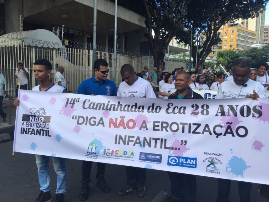 caminhada-no-centro-de-salvador-celebra-28-anos-do-estatuto-da-crianca-e-do-adolescente-|-g1