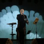 mundo-unifor:-arnaldo-antunes-emociona-plateia-em-performance-poetica